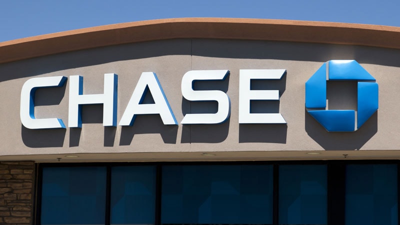 Black Physician Accuses Chase Bank of Racial Discrimination