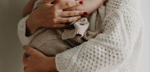 Is a Daily Hour of 'Me Time' Unreasonable for a SAHM? Reddit Weighs In — & Oh Boy