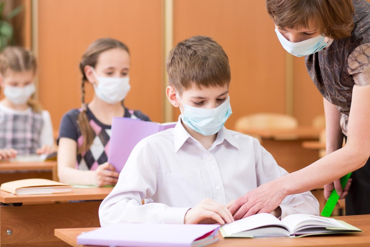 SARS-CoV-2 transmission in transmission pairs of school-aged children during the COVID-19 pandemic in the Netherlands