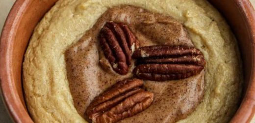 Stabilise your blood sugar with this pecan pie baked oats recipe