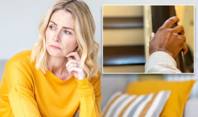 Vitamin D deficiency symptoms: Signs to spot at home that could signal ‘severe deficiency’