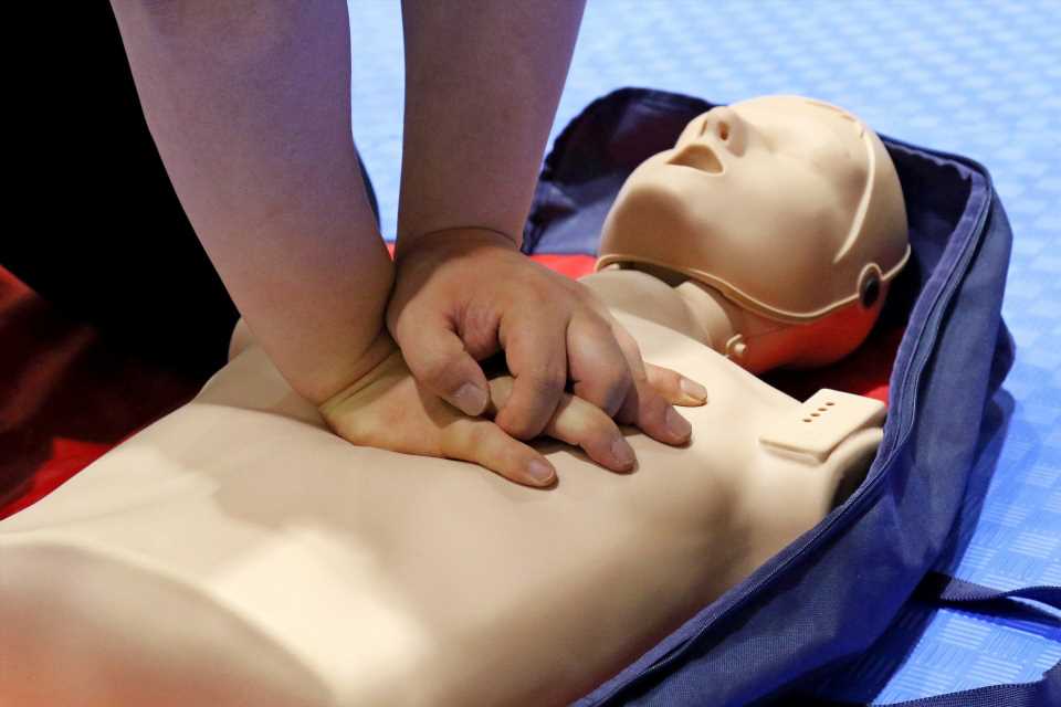 Lay rescuers who do CPR are heroes and survivors—new statement addresses their perspective