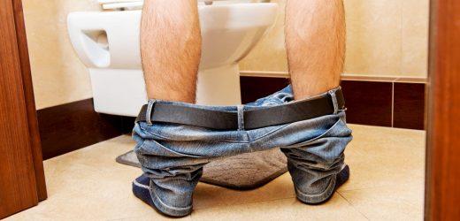 Men should pee sitting down to avoid prostate-linked health issues, doctor says
