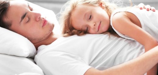 One Reddit Mom Asked Her Ex to Cancel His Vacation to Calm Their Daughter Down — Is She the A-Hole?