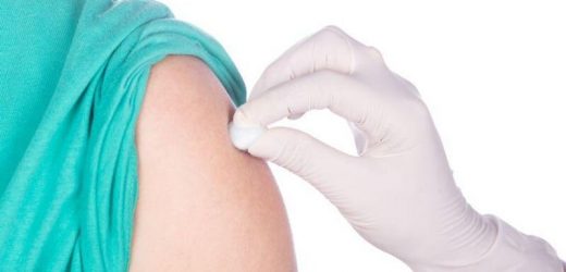 Simultaneous flu vaccine, COVID-19 booster safe