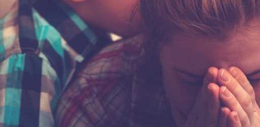 When This Mom Couldn't Afford Anything for Her Child's Birthday, Reddit Came Through with Tips & Support