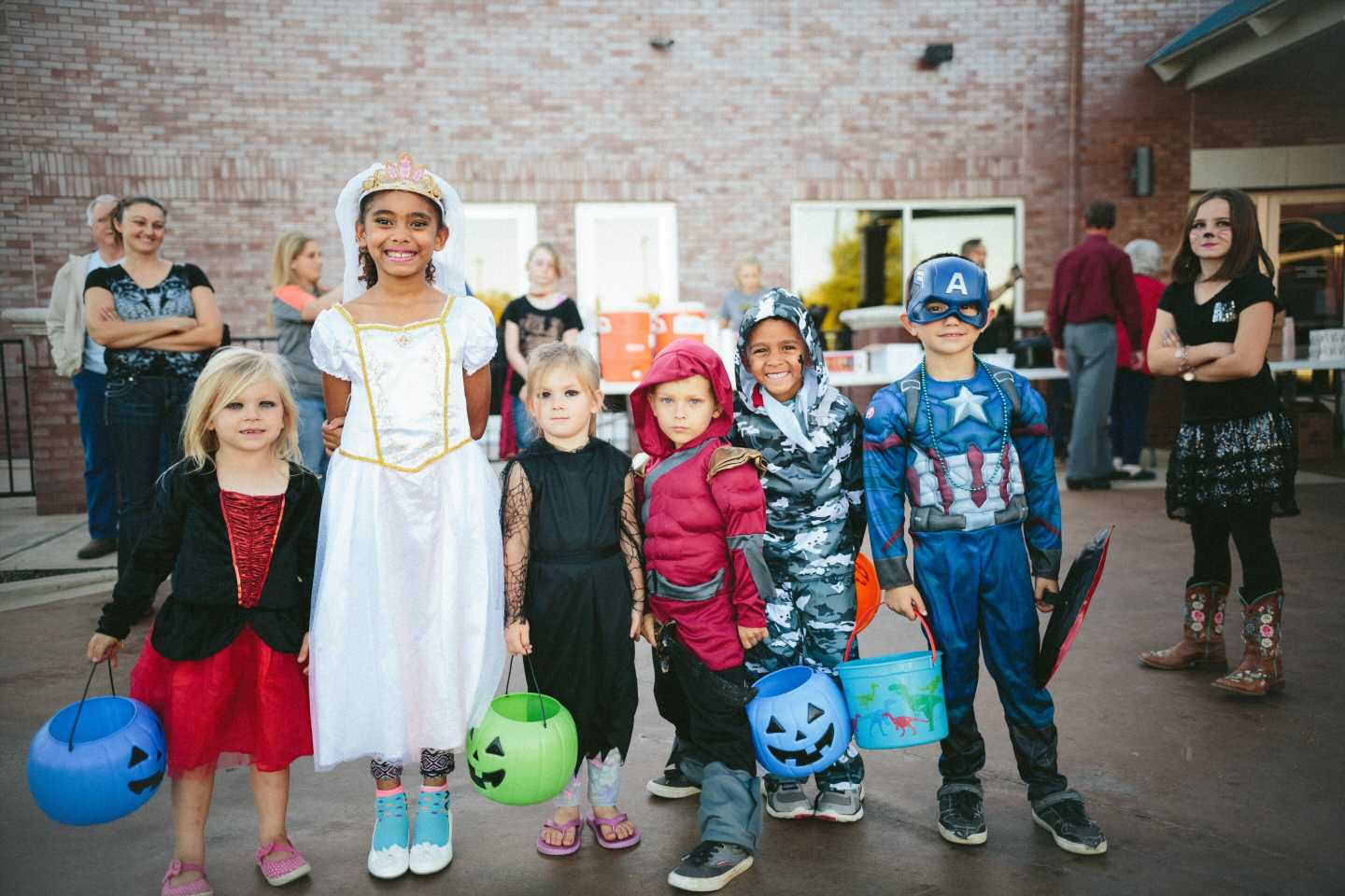 How to keep kids with food allergies safe during Halloween