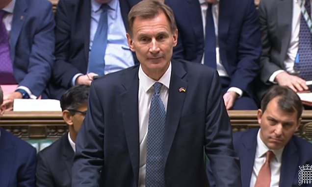 Jeremy Hunt demands NHS tightens its belts but gives it extra £6.6BN