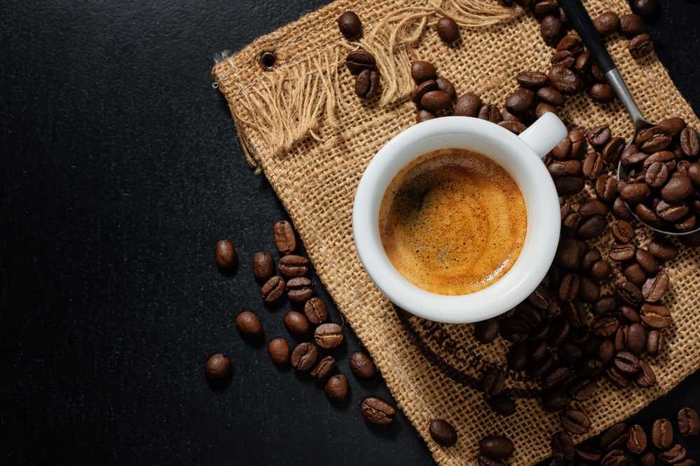 What is the association between renal function and regular coffee consumption?