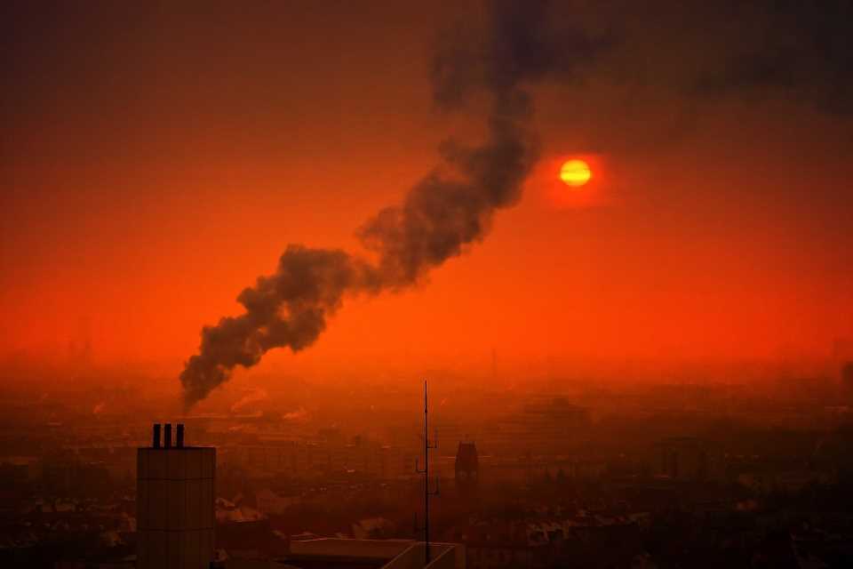 Current air pollution standards tied to higher heart risks