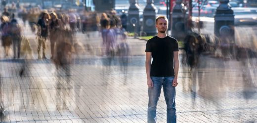 Health survey suggests targeting single men to counter new COVID-19 variants