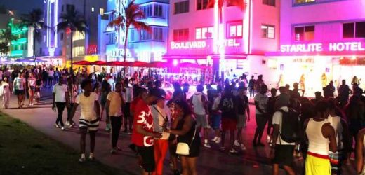 Miami Beach extends curfew over spring break crowds