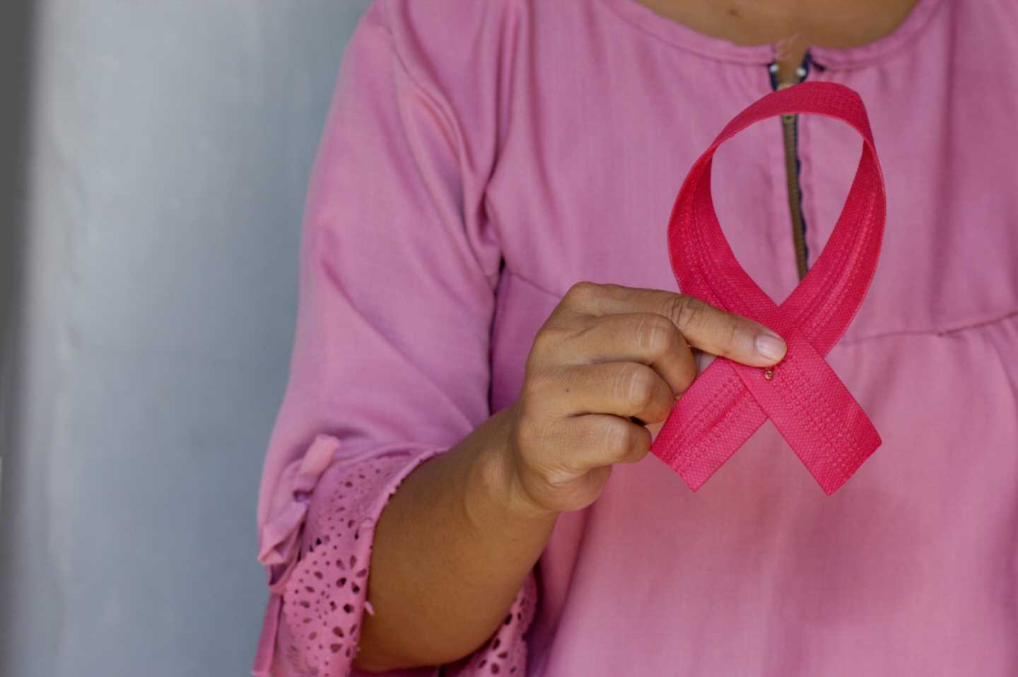 Adjuvant hormone therapy in breast cancer patients: Why do women stop treatment and what are the consequences?