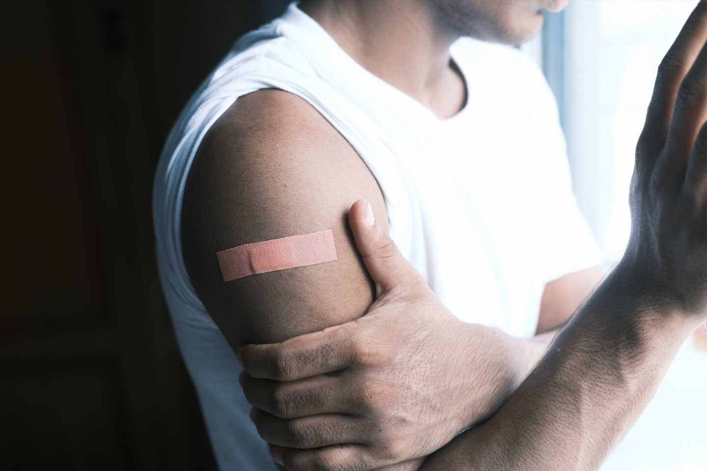 Cognitive impairment in people living with HIV not made worse by COVID-19 in those who are vaccinated, study suggests