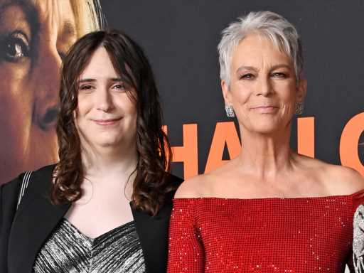 Jamie Lee Curtis’ Rare & Touching Letter Reminds Everyone She Stands in ‘Total Solidarity’ With Her Daughter Ruby