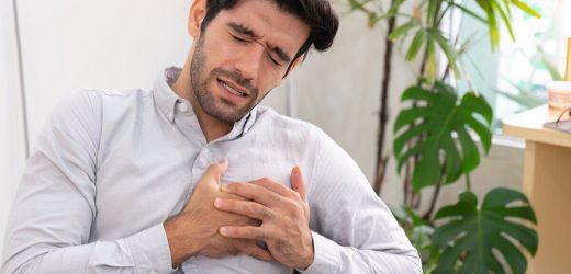 Pain in two areas when breathing could indicate lung cancer