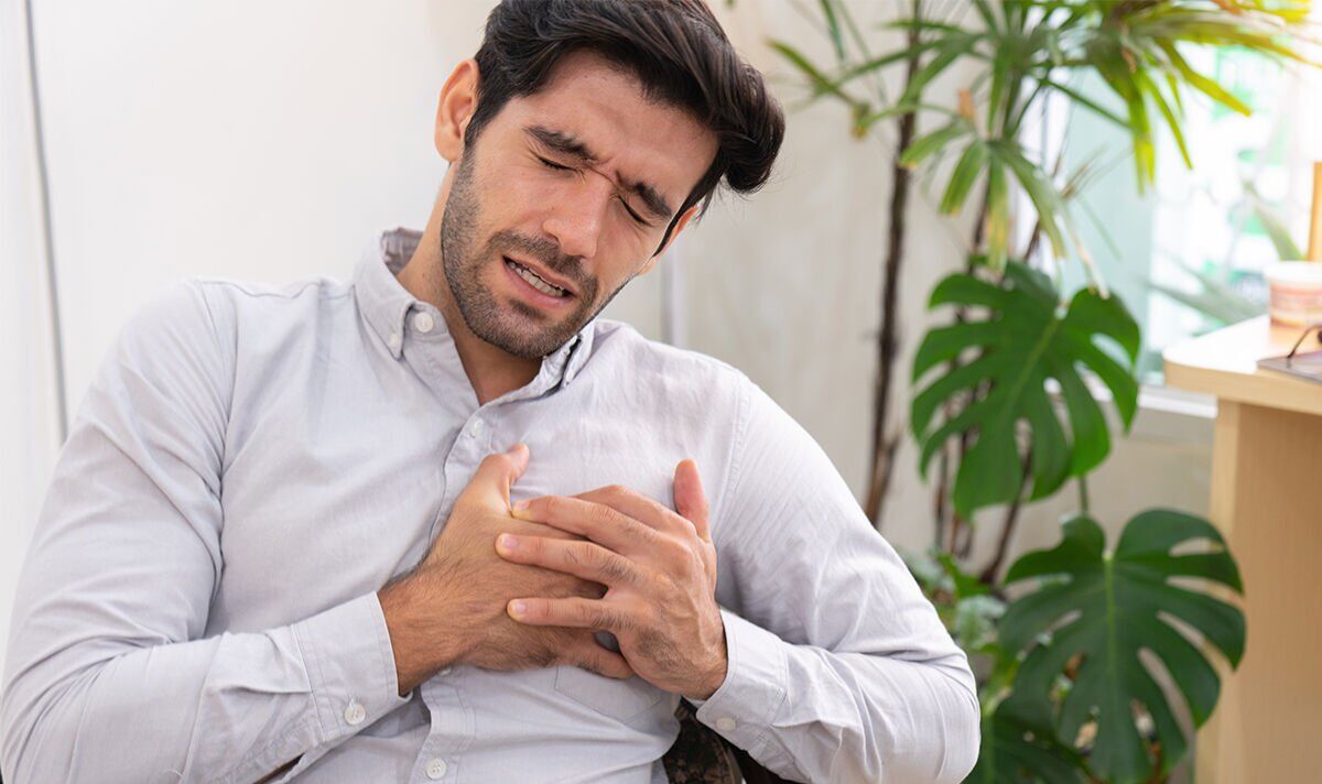 Pain in two areas when breathing could indicate lung cancer