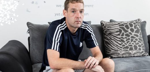 Man 'whose lung collapsed from vaping' reveals warning sign everyone should know