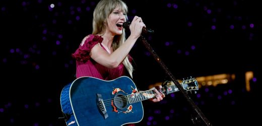 This Brilliant Teacher Taught His Students Science to the Tune of a T-Swift Song & It's Actually a Bop