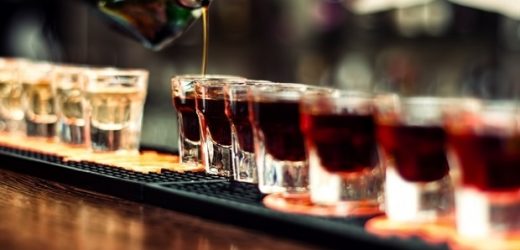 Smartphone app helps university students cut down on alcohol