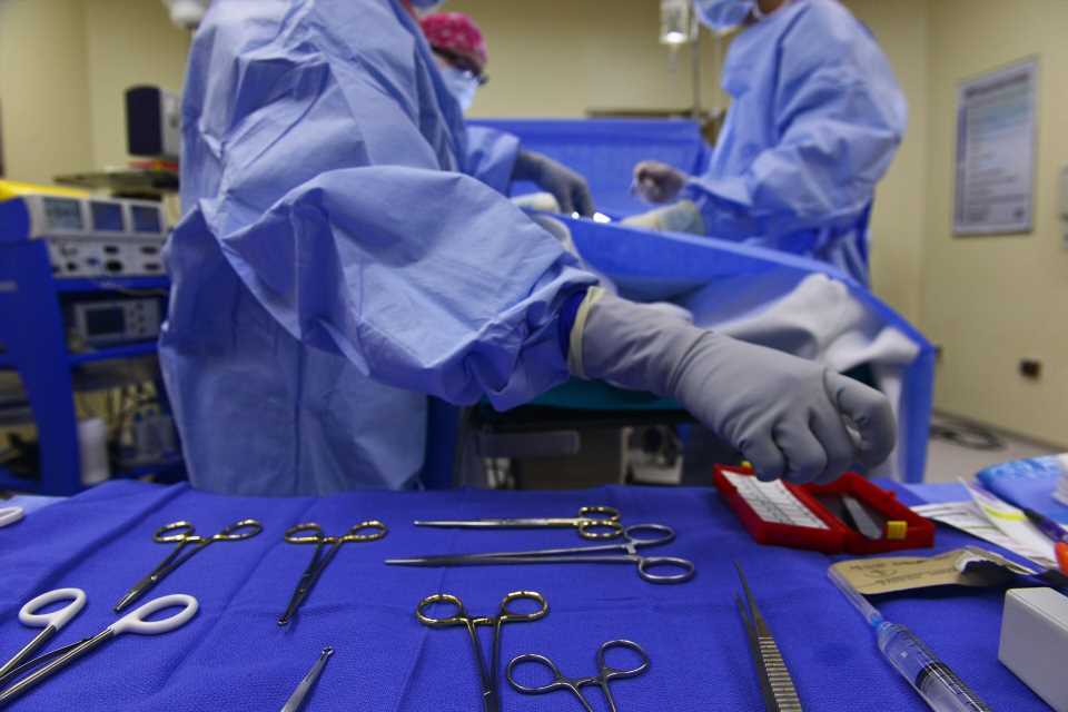 Four women have two-in-one surgery to reduce their risk of ovarian cancer