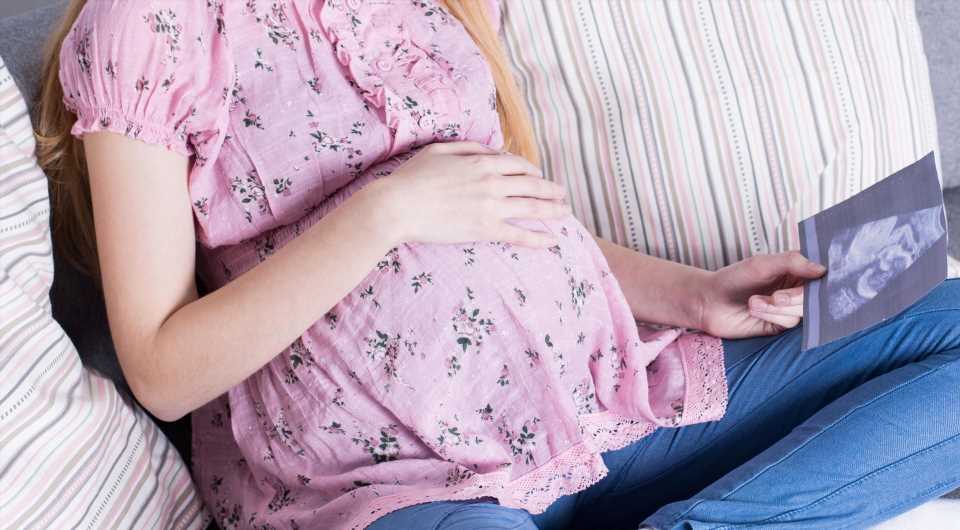 Maternal depressive symptoms linked to slower fetal growth