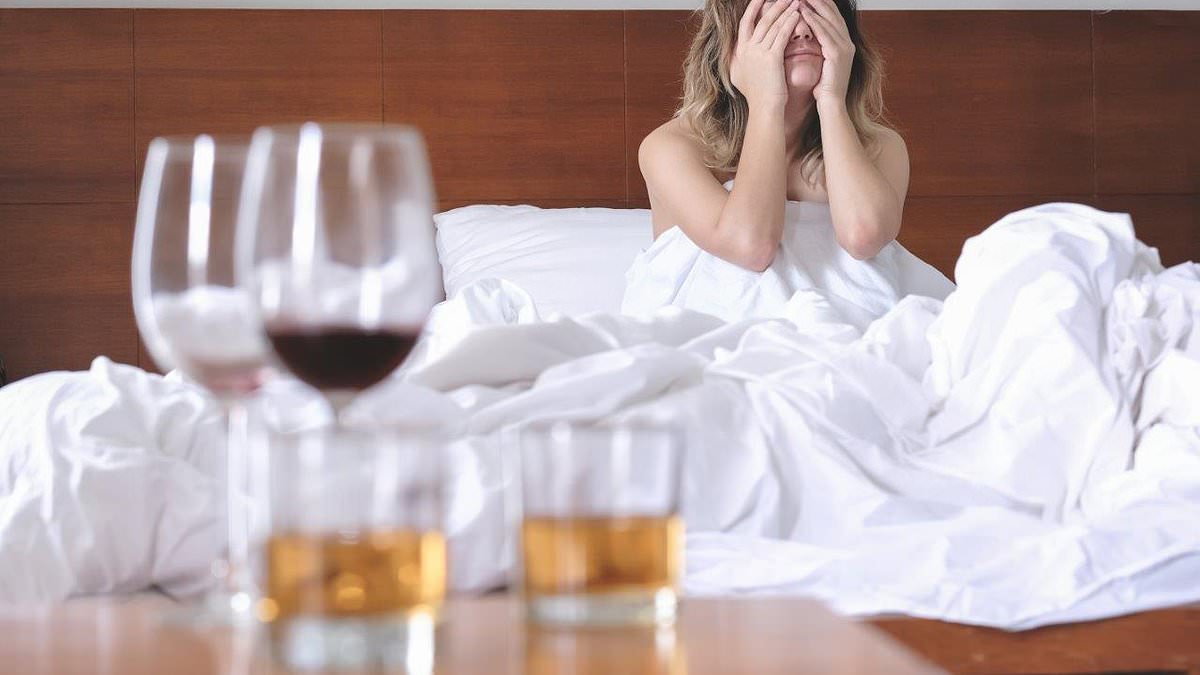 Why you should NOT drink alcohol before going bed